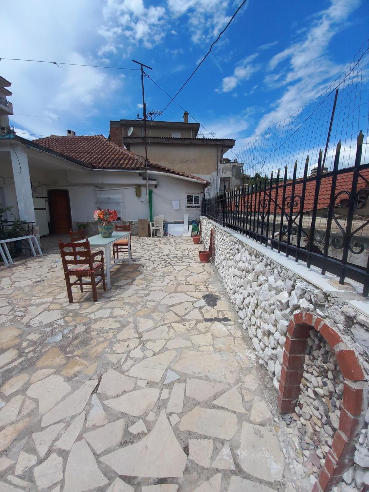 Aleko Guest House Gjirokastër Exterior foto
