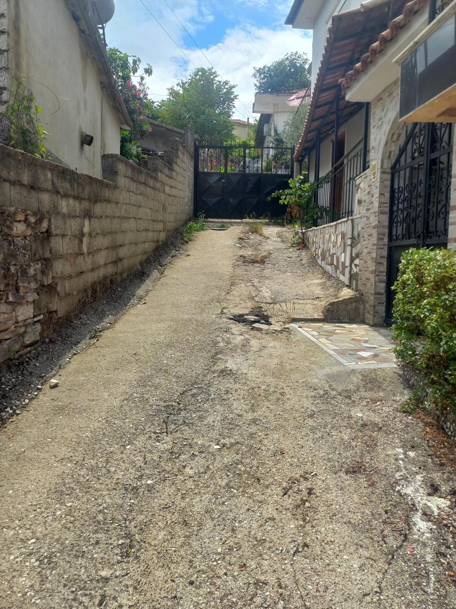 Aleko Guest House Gjirokastër Exterior foto